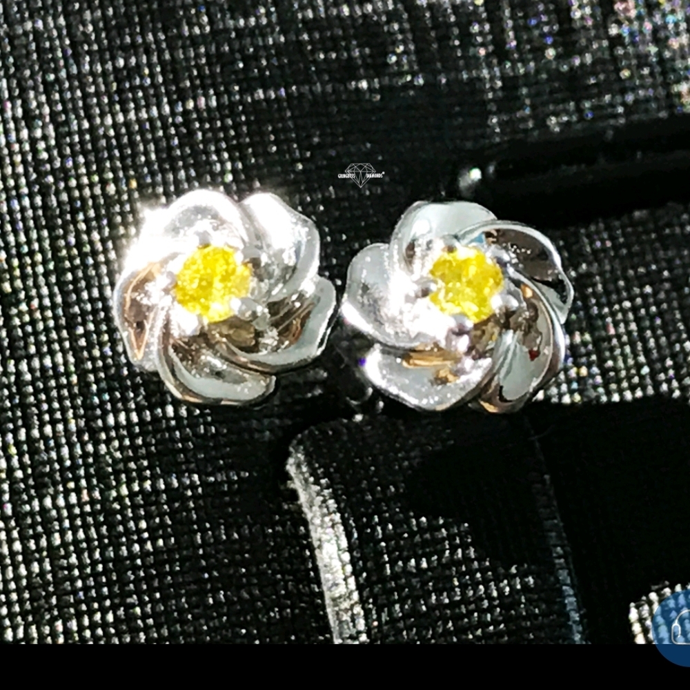 18k white gold Au750 yellow diamonds Floral Earrings